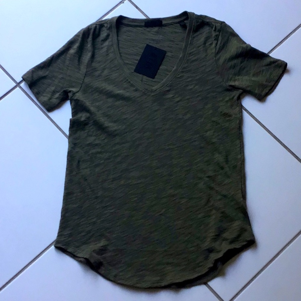 NWT ATM vneck tshirt